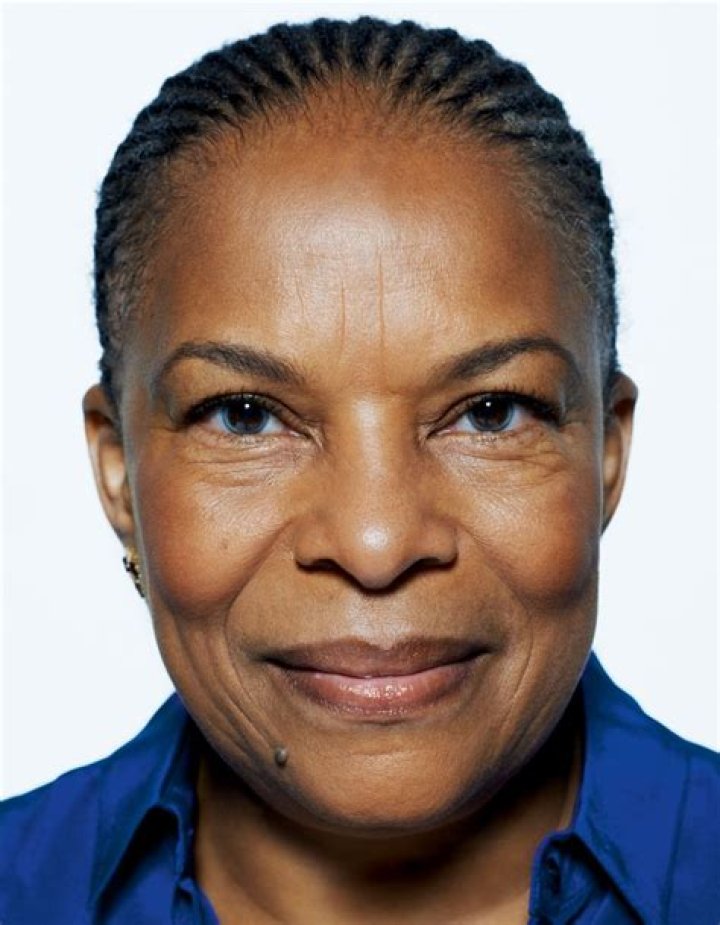 Amahle Khumalo – Biography, Age, Career & Net Worth
