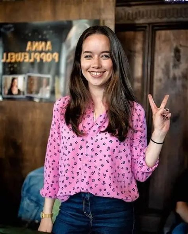 Anna Popplewell Bio, Wiki, Age, Height, Family, Husband, Movies and Net Worth.