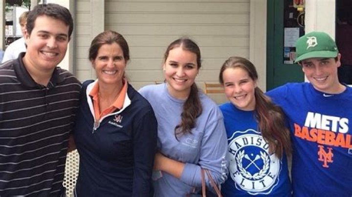 Chris Christie’s Daughters: Meet Sarah And Bridget