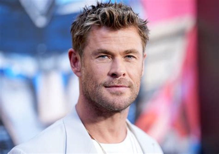 Chris Hemsworth Net Worth, Age, Bio, Wife, Movies, Children