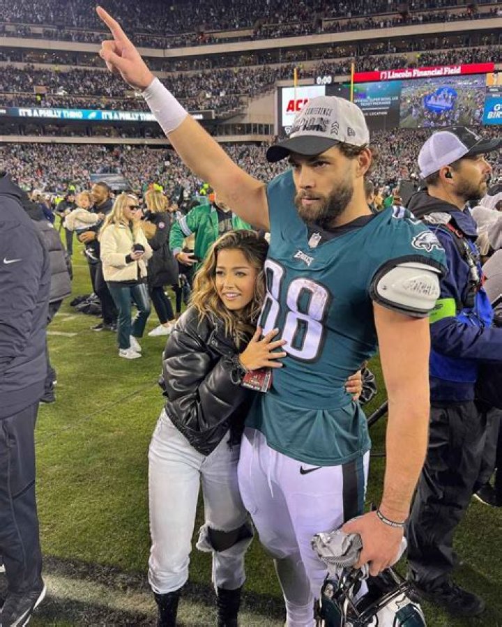 Dallas Goedert Girlfriend: Meet Aria Meyer