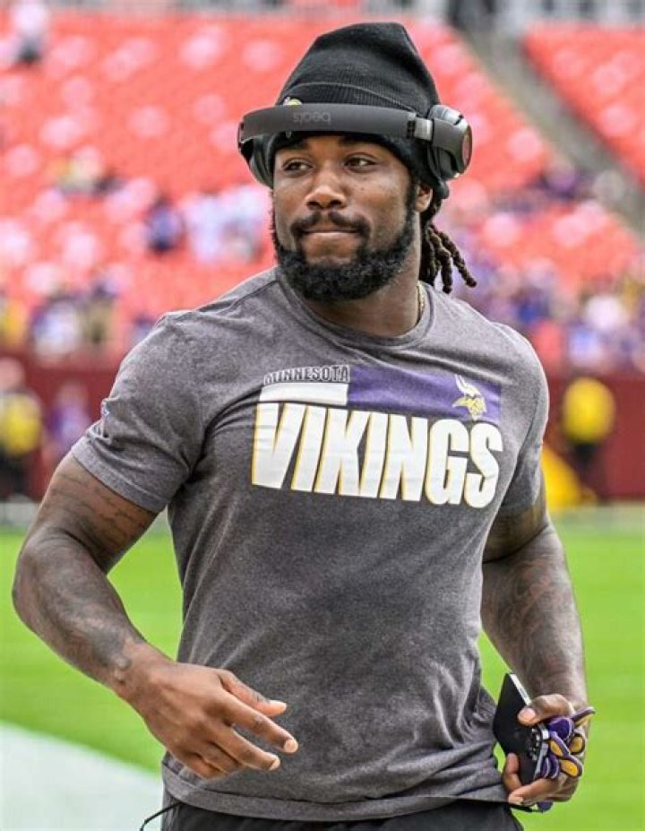 Dalvin Cook Bio, Age, Height, Career, Wife, Children, Net Worth