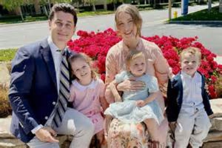 David Henrie Bio, Age, Wife, Kids, Siblings, Parents, Net Worth