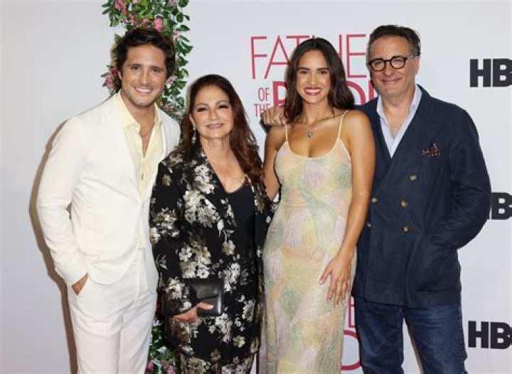 Diego Boneta: Girlfriend, net worth, tattoos, smoking & body facts