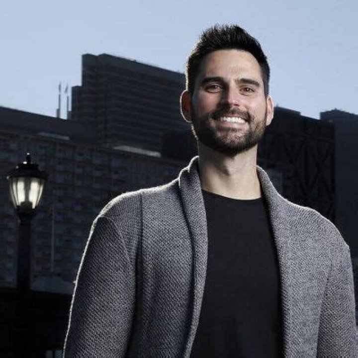 Drew Tuma Bio, Age, Height, Education, Career, ABC 7 and Net worth.