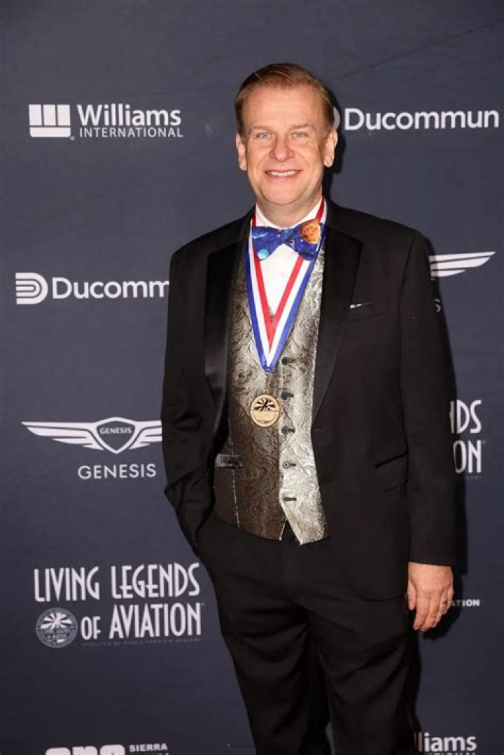 Ed Harding Net Worth, Wife, Height, Age, Salary, Wiki, Bio