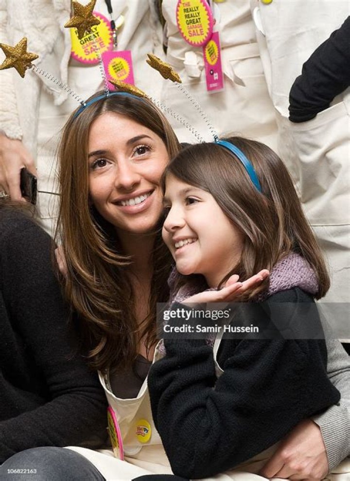 Everything To Know About Melanie ‘Mel’ Blatt’s Daughter Lilyella Zender