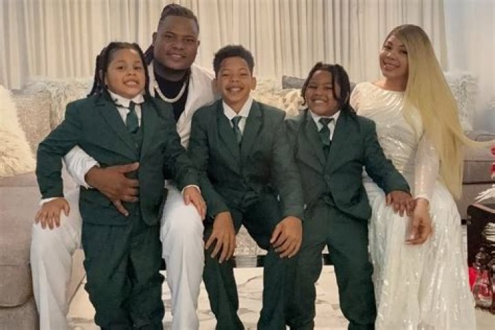 Framber Valdez Bio, Parents, Wife, Children, Siblings, Net Worth