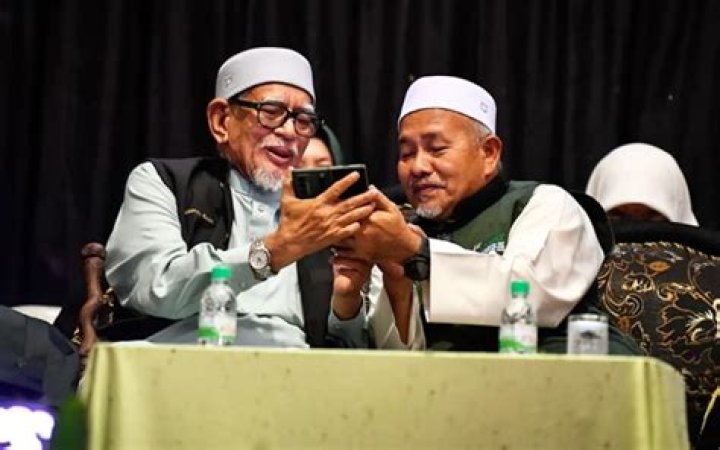 Get to know Abdul Hadi Awang: Biography, Age, Career, Net Worth, Height, Relationship & More