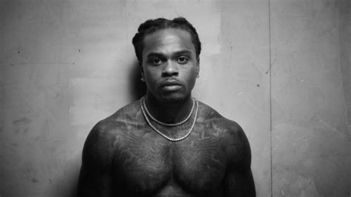 Gunna: Girlfriend, net worth, tattoos, smoking & body facts