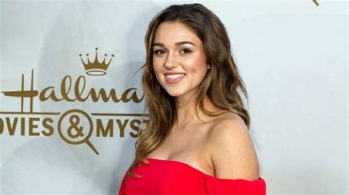 How much is Sadie Robertson’s Net Worth in 2023