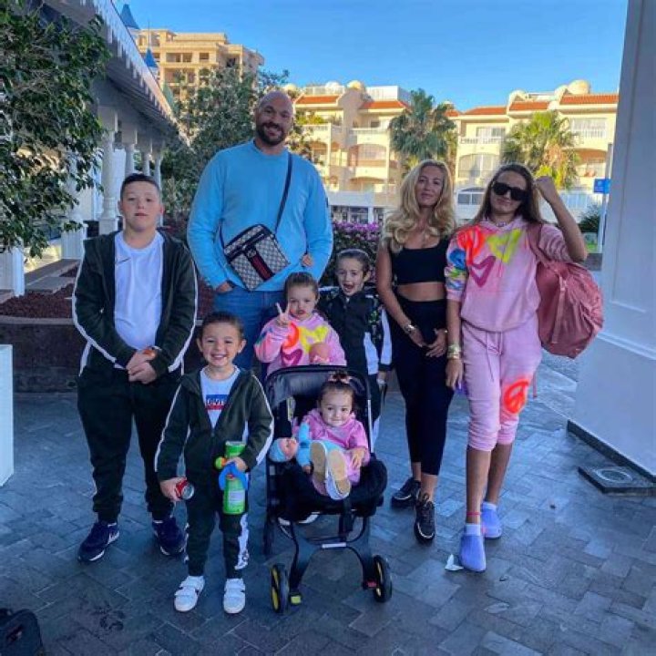 How Old Is Paris Fury? Meet Tyson Fury Wife On Instagram