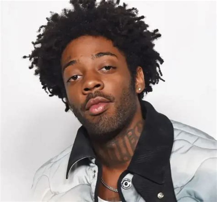 How tall is Brent Faiyaz