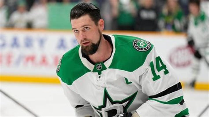 Jamie Benn Age, Height, Bio, Parents, Girlfriend, Net Worth