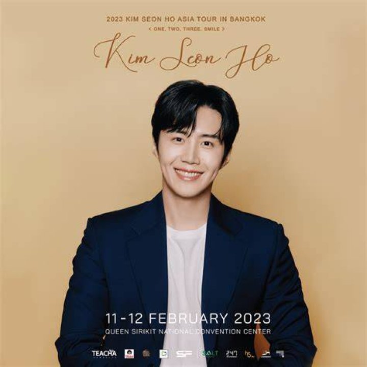 Kim Seon-ho take ownership of his mistakes by rendering apology at the event at Press Event
