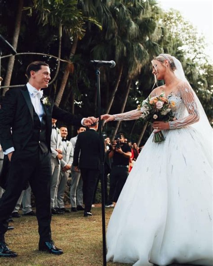 Luis Pons Age: 10 Facts on Lele Pons Father