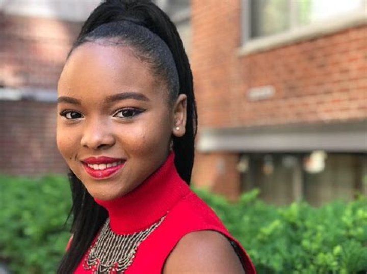 Meet The Sensational Teenage Girl Who Can Speak 8 Languages & Also Play Multiple Music Instruments
