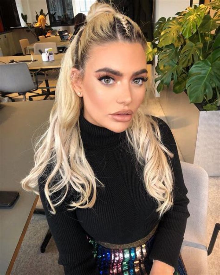 Megan Barton-Hanson Age, Height, Weight
