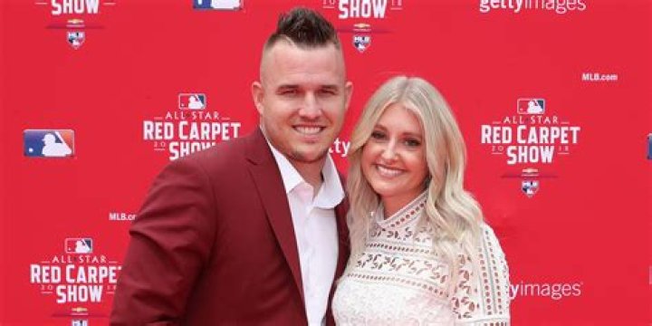 Mike Trout Bio, Age, Parents, Height, Wife, Children, Net Worth