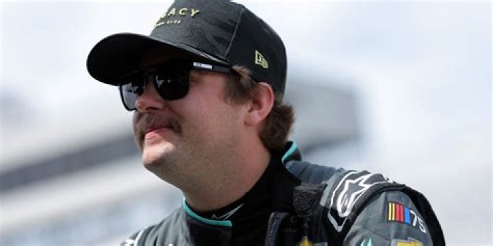 Noah Gragson Social Media