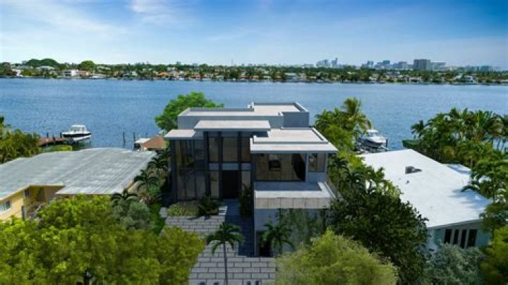 Sam Logan Net Worth: How Rich is Sam Logan from Siesta Key?