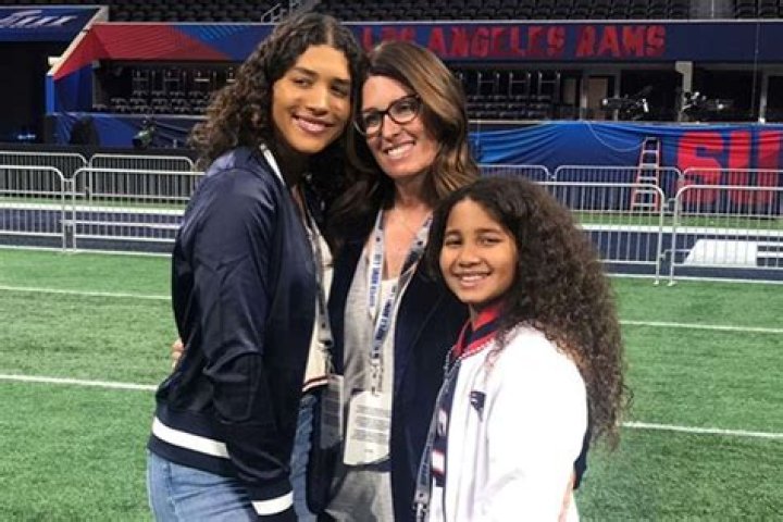 Softball: Who Are Maya Brady’s Parents? Meet Her Mom Maureen & Dad Brian Timmons