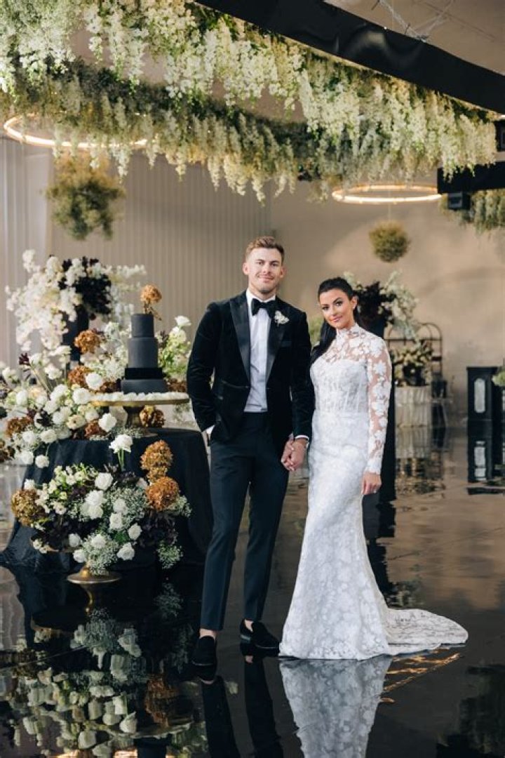 Taylor Mock And Tia Booth Age Gap – Meet The Bachelor In Paradise Alum On Instagram