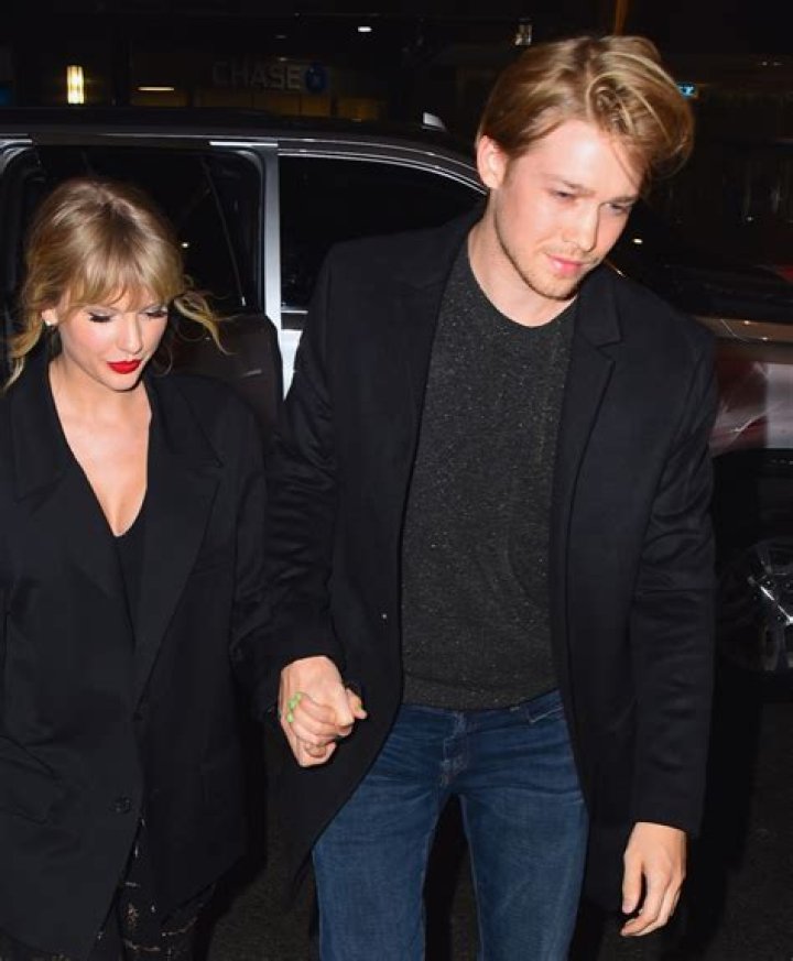 Taylor Swift Spotted With New Boyfriend Joe Alwyn For First Time – Report