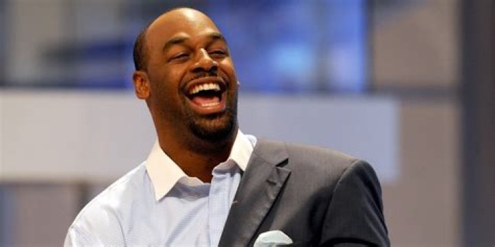 What is Donovan McNabb’s Net Worth: Biography, Net Worth & more