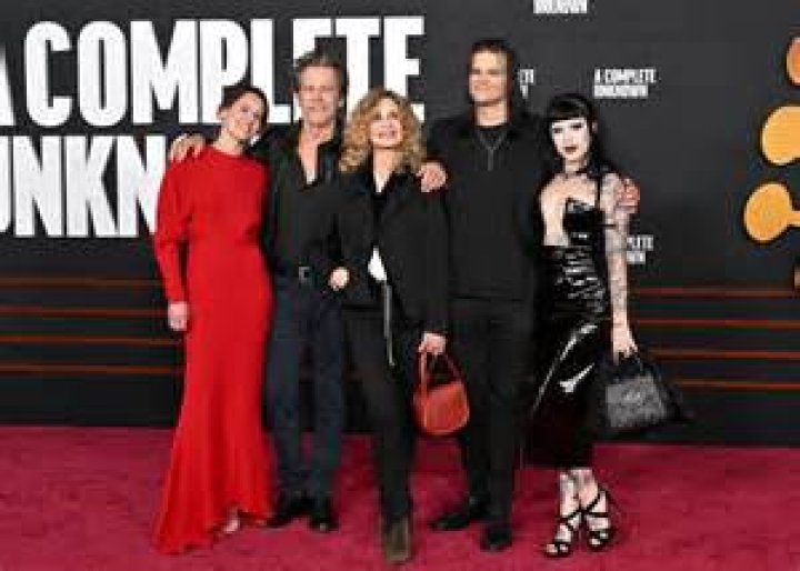 Who Are Sosie Bacon Parents? Explore The Age Gap Between Kevin Bacon And Kyra Sedgwick