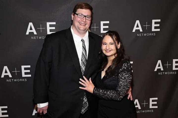 Who Is Razid Samdjy? Everything To Know About Farah Nasser’s Husband