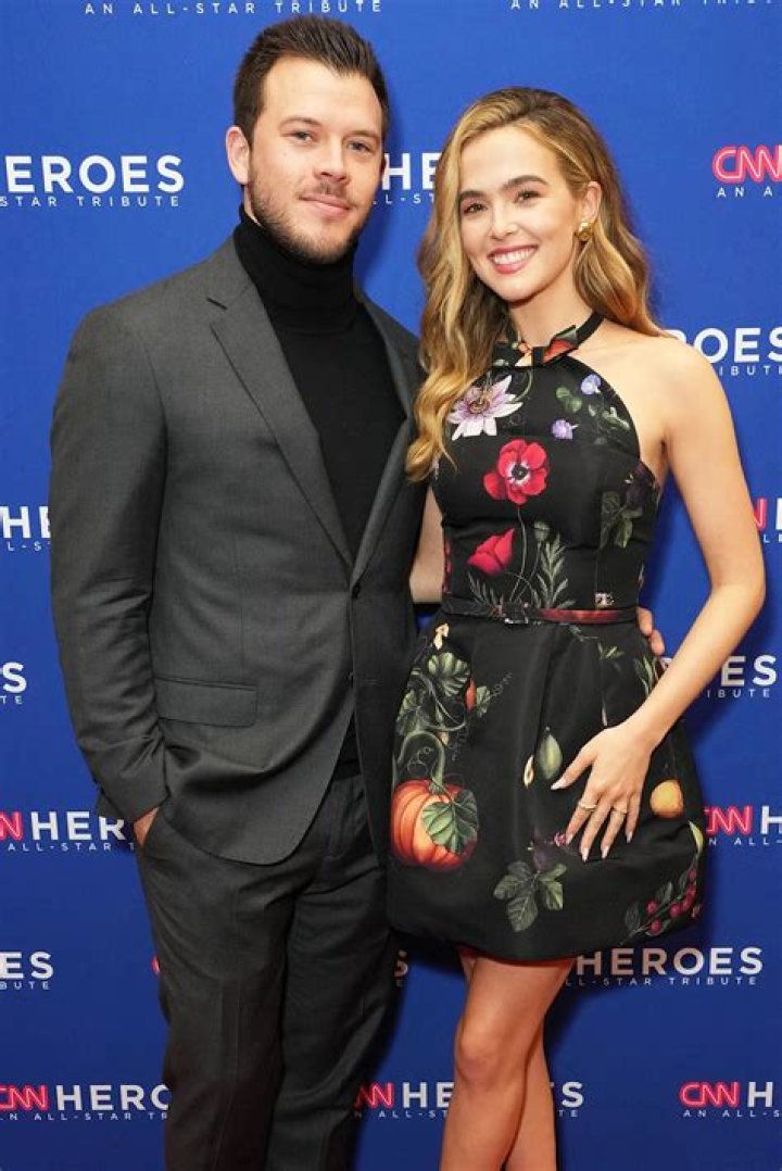Who is Zoey Deutch’s Spouse?